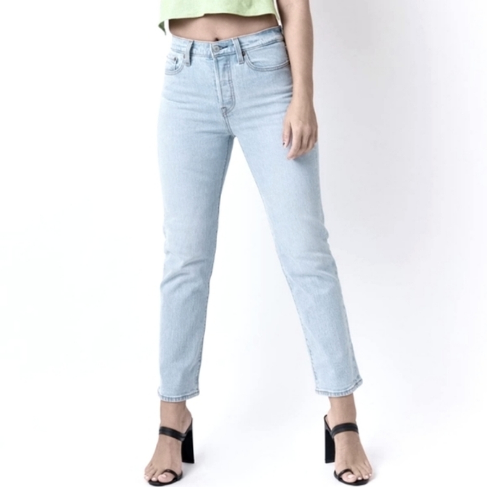 Levi's Wedgie Fit High Rise Straight Jeans Light Wash Blue Size 24 25 27